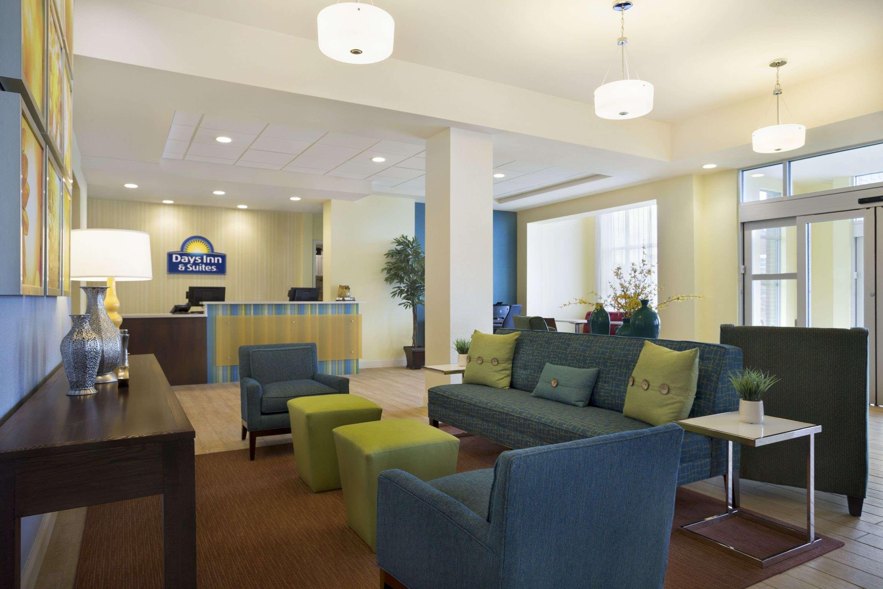 Days Inn & Suites By Wyndham Belmont Buitenkant foto