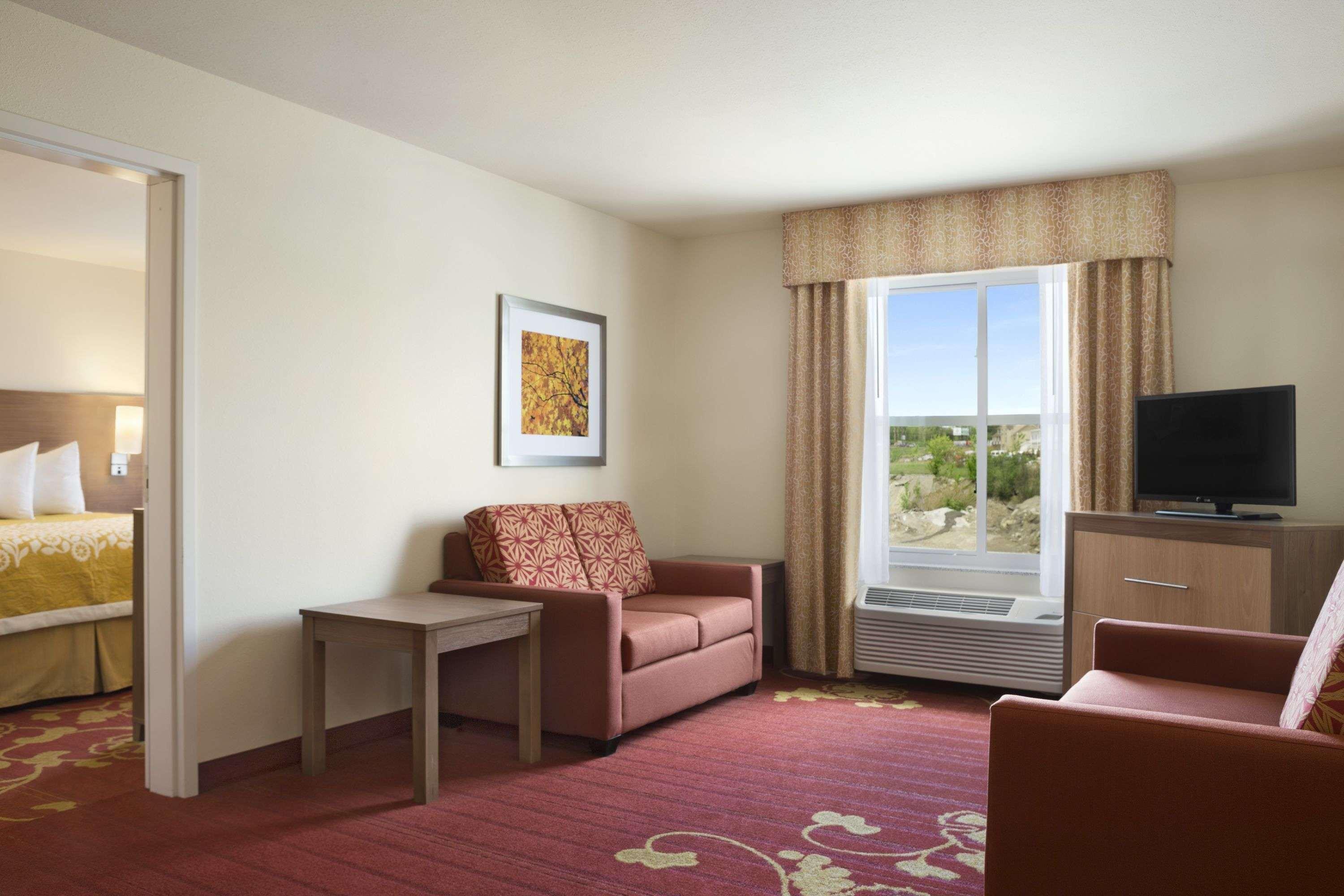 Days Inn & Suites By Wyndham Belmont Buitenkant foto
