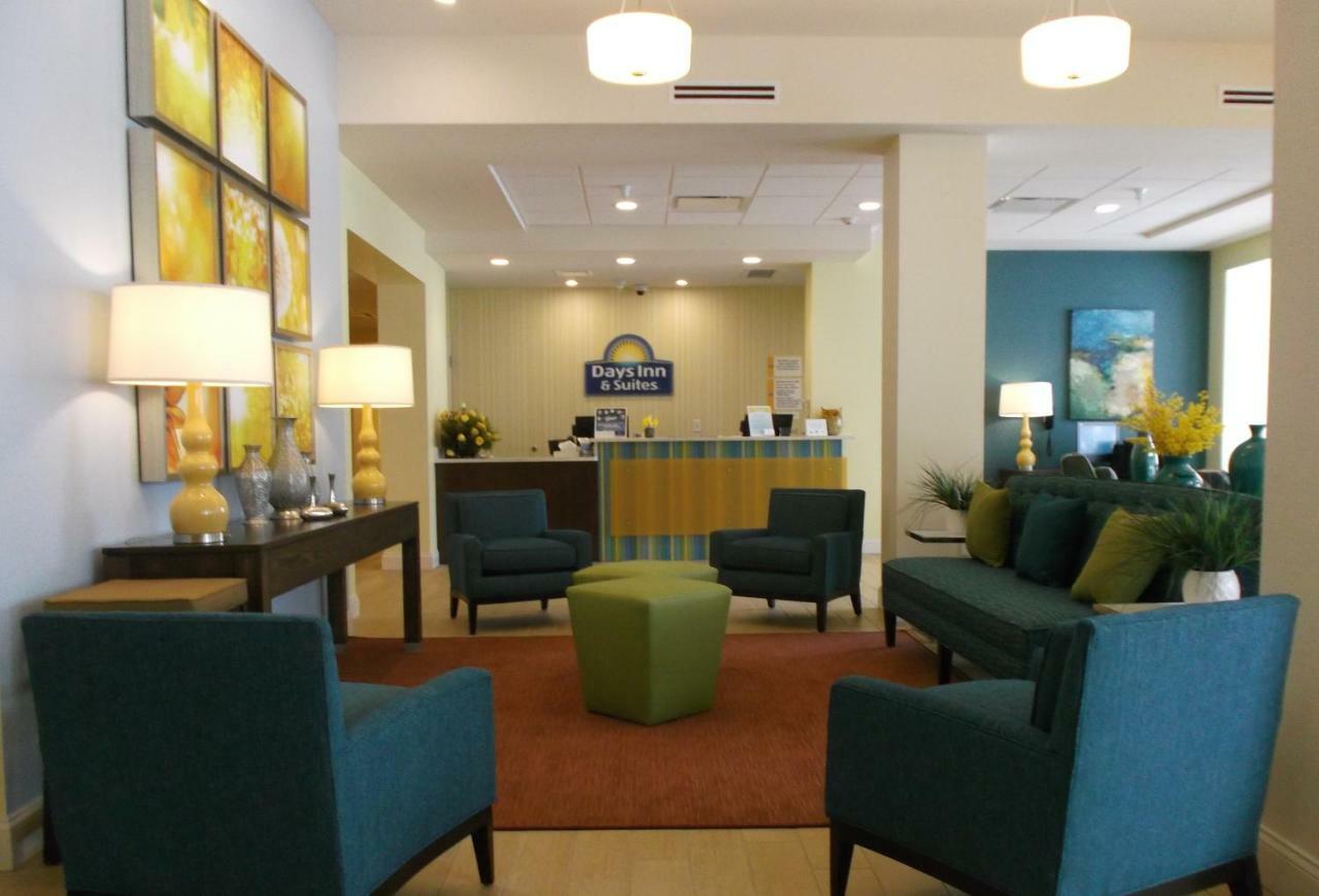 Days Inn & Suites By Wyndham Belmont Buitenkant foto
